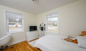 1065 Bedford St, Abington, MA 02351