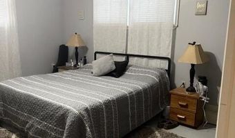 220 S Park Ave, Aurora, MO 65605