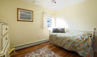 409 3rd St, Beach Haven, NJ 08008