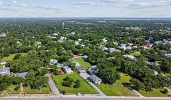 810 S Beach Blvd, Bay St. Louis, MS 39520