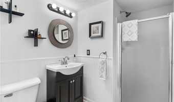 6809 Meadow Ln, Middleburg Heights, OH 44130