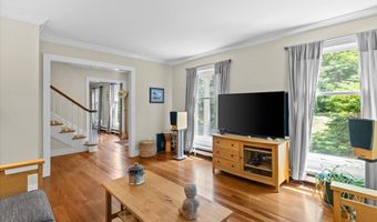 240 S Cove Rd, Burlington, VT 05401