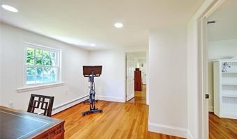 29 Melrose Ave, Barrington, RI 02806
