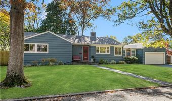 6 Conway Dr, Barrington, RI 02806