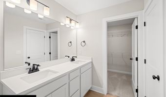 4415 NE 8th St, Ankeny, IA 50021