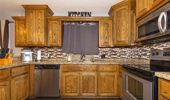1204 Live Oak Dr, Alice, TX 78332