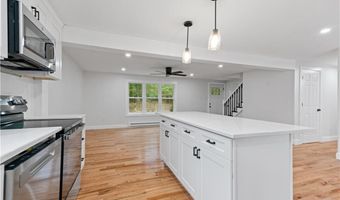 253 Biscuit City Rd, Charlestown, RI 02813