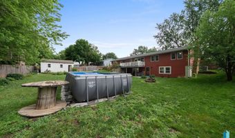 121 S 5th Ave, Brandon, SD 57005