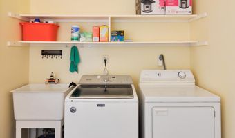 609 Watersedge Dr, Ann Arbor, MI 48105