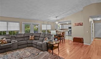 2 Mulberry Dr, Cranston, RI 02921