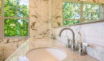 372 Foxboro Dr, Avon, IN 46123