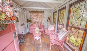 48 Old Searsport Ave, Belfast, ME 04915