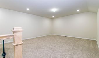 723 W Spaniel Dr, Ann Arbor, MI 48108