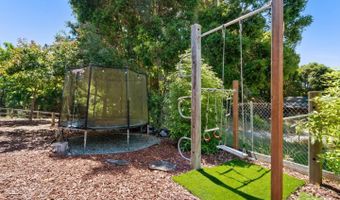995 Old Farm Ln, Aptos, CA 95003