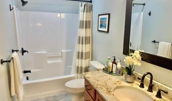 20 Robert Ave, Warwick, RI 02818