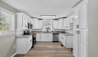 213 N Cleveland Ave, Adel, GA 31620