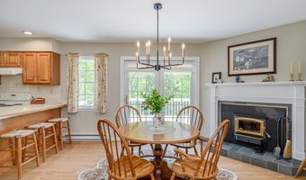 3 Red Barn Ln, Brookfield, CT 06804