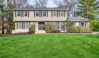 6 Amanda Ct, Airmont, NY 10952