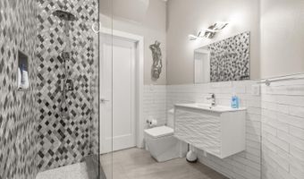 808 EDGEWATER Dr, Orlando, FL 32804