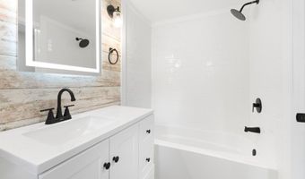 368 N Oakwood Dr, Albion, IN 46701