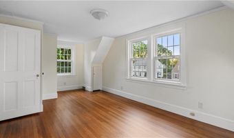 20 Bowen St, East Providence, RI 02916
