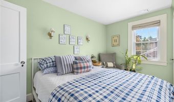 41 Hunter Ave, Newport, RI 02840