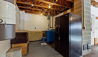 9 Snug Harbor Rd, Belgrade, ME 04917