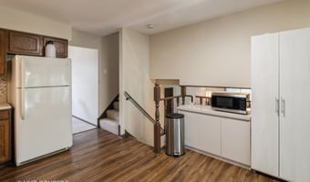 1942 Trail Ridge St, Arlington Heights, IL 60004