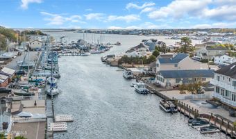 64 Harbor Inn Rd, Bayville, NJ 08721