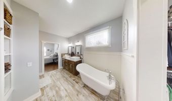 5962 Deer Hollow Rd, Auburn, IN 46706