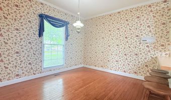 1014 Crestwood Dr, Albertville, AL 35950