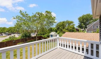 27 Ocean View Dr, Middletown, RI 02842