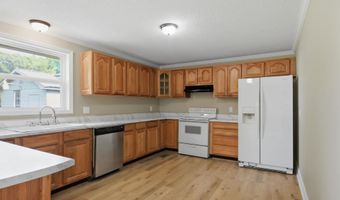 116 Saratoga St, Albertville, AL 35950