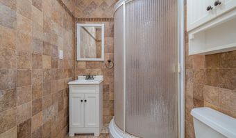 255 Garth Ct, Old Bridge, NJ 08857