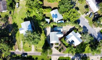40 Myrtle St, Apalachicola, FL 32320