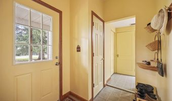 13 Swartzel Dr, Middletown, NJ 07748