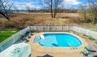 4840 Bordeaux Dr, Lake In The Hills, IL 60156