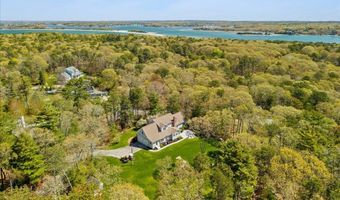 2 Boulder Rd, Bourne, MA 02532