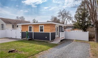 100 Renfrew Ave, Middletown, RI 02842