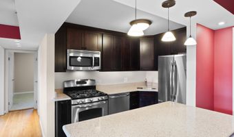 2016 N ADAMS St 508, Arlington, VA 22201