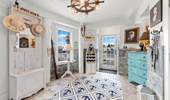 222 7TH St, Beach Haven, NJ 08008