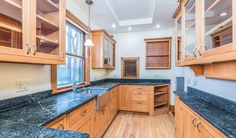 21 Winnipesaukee St, Franklin, NH 03235