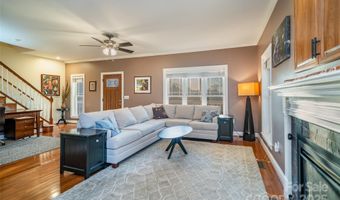 11 Forest Park Ln, Asheville, NC 28803