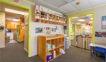 1326 Plainfield St, Cranston, RI 02920