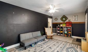 302 S EAST St, Abingdon, IL 61410