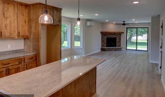 622 Pondhurst Dr, Amery, WI 54001