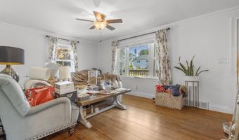 170 Red Oak Rd, Bridgeport, CT 06606