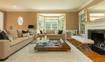 8809 SAUNDERS Ln, Bethesda, MD 20817