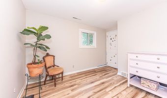 275 Highlake Ave, Ann Arbor, MI 48103