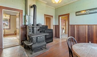 33850 East Ln, Albion, CA 95410